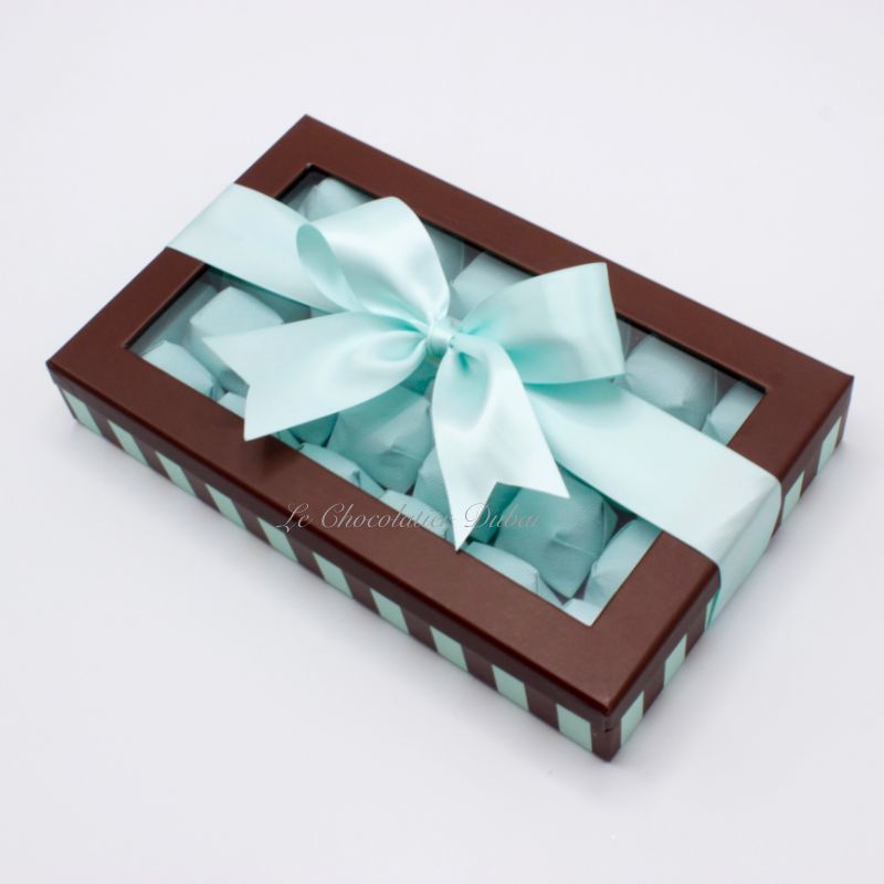 STRIPE DESIGNED CHOCOLATE VIEW TOP BOX	 		