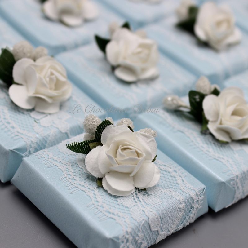 FLOWER LACE DECORATED BABY CHOCOLATE
