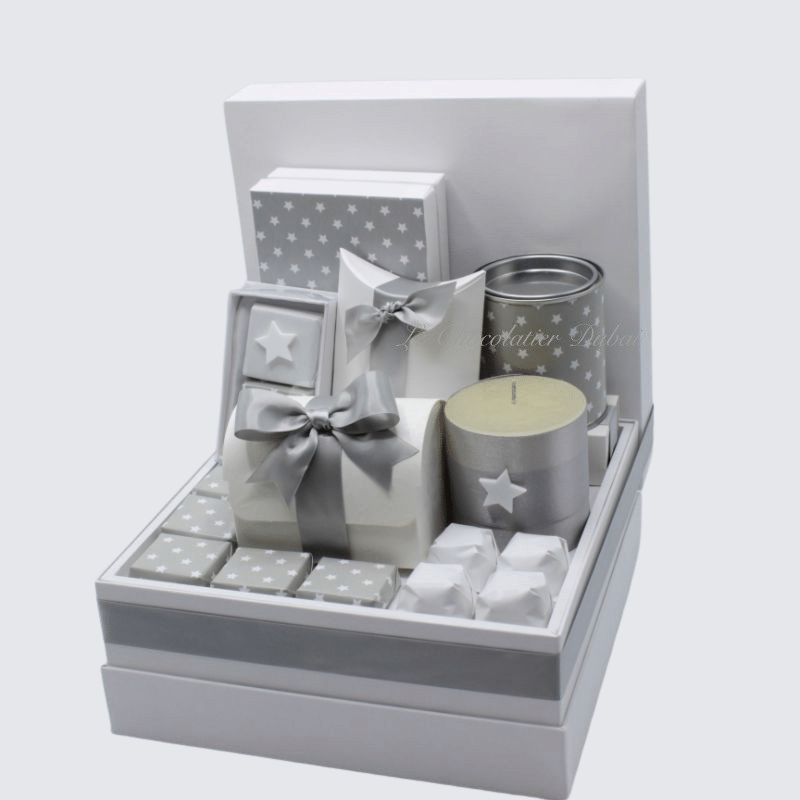 LUXURY SILVER STAR DECORATED CHOCOLATE & SWEETS HAMPER	 	