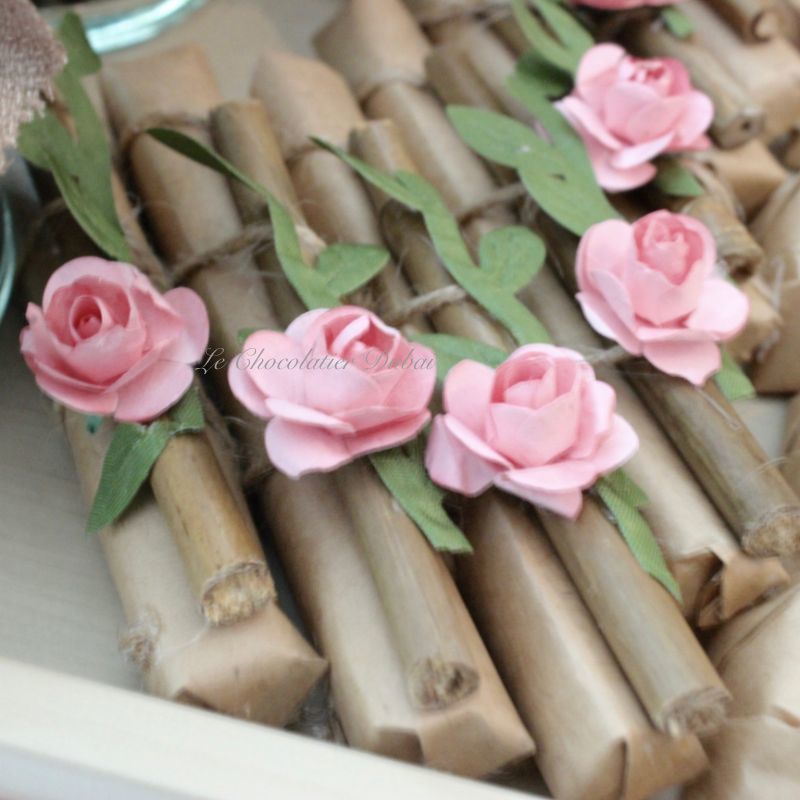 RUSTIC DESIGN PINK FLOWER DECORATED CHOCOLATE STICK