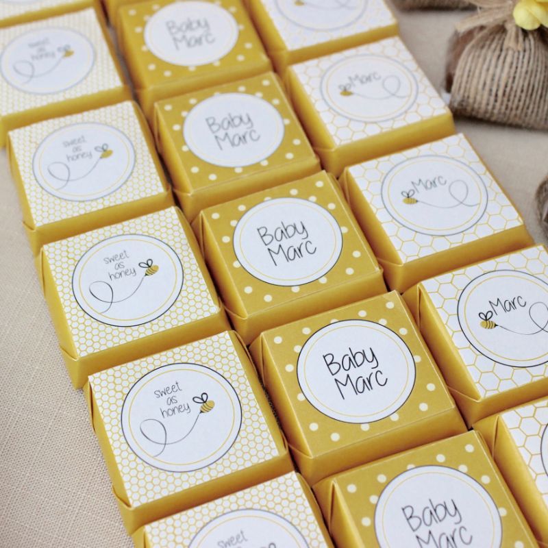 PERSONALIZED BEE DESIGN BABY CHOCOLATE