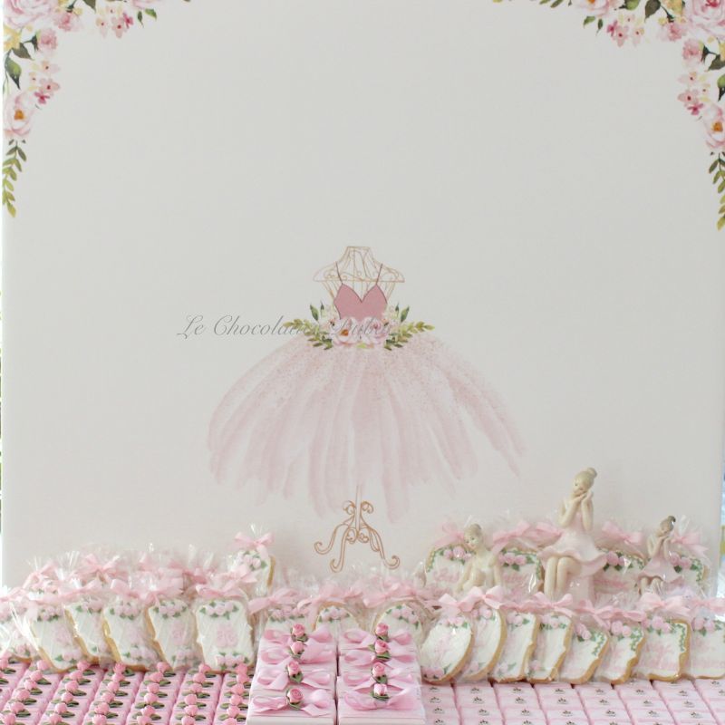 BABY BALLERINA THEME DECORATED CHOCOLATE & COOKIES WOOD STAND