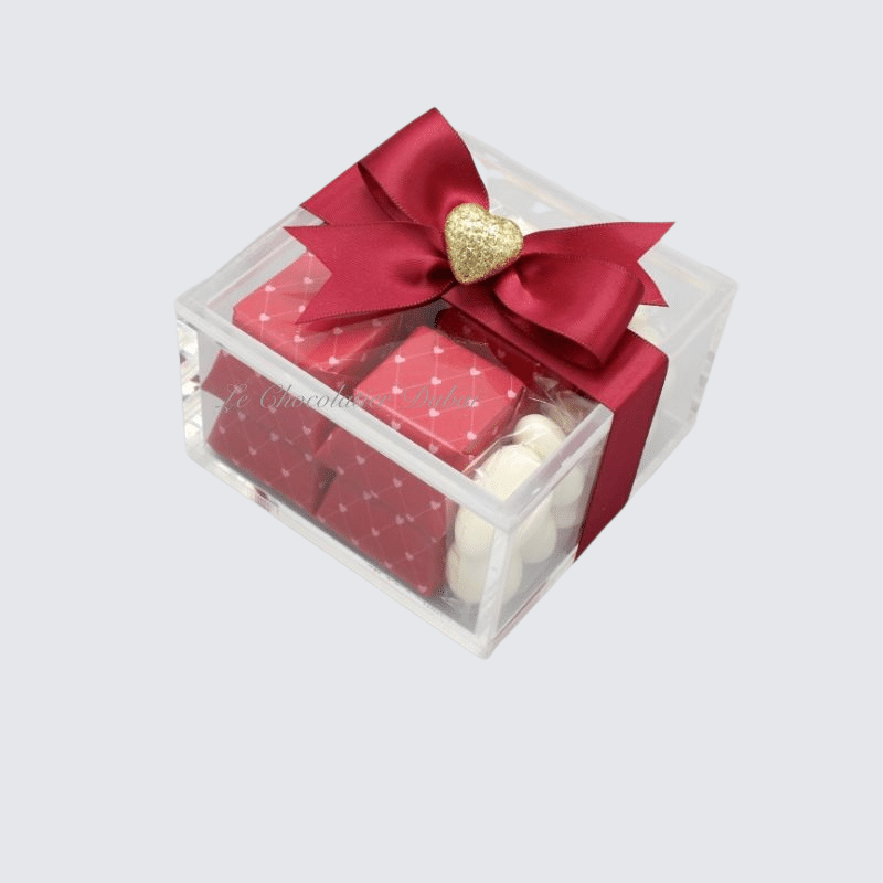 VALENTINE'S DAY DESIGNED CHOCOLATE AND ALMOND DRAGEES ACRYLIC BOX